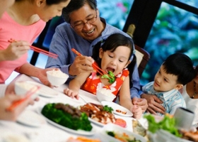 Cửa hàng gấu bông - Hoa quả ngày tết